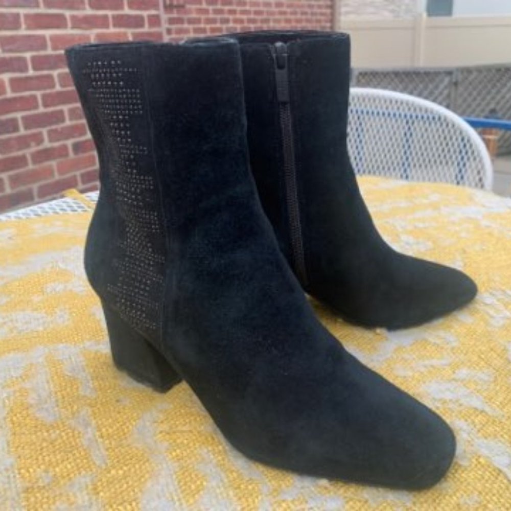 Donald J. Pliner Black woman's suede boots